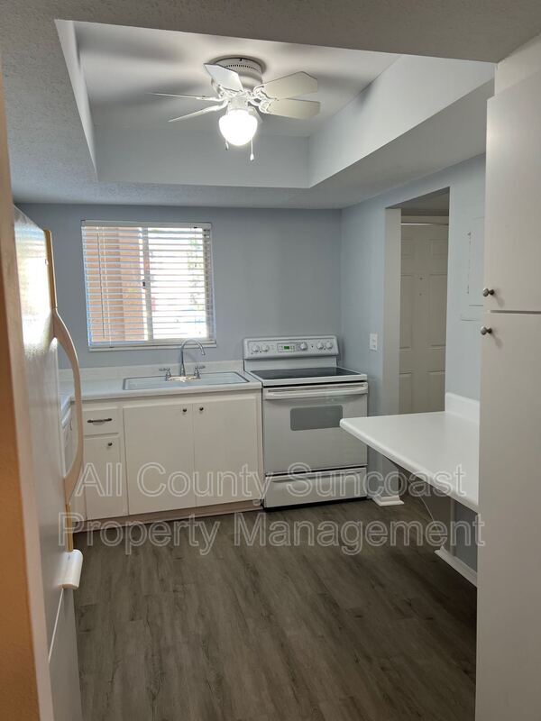 Foto del edificio - 4102 Heron Way