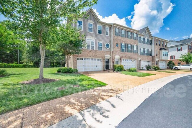Building Photo - 300 Siena Ln