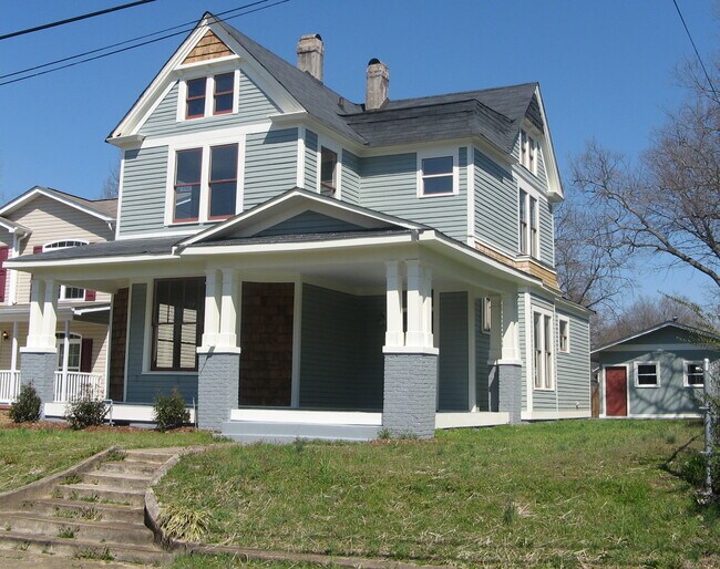 Front view, storage building in back - 1539 Kirby Ave