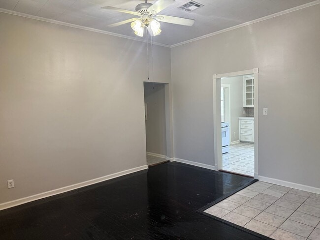 Building Photo - Rental Available: 427A General Mouton Lafayette