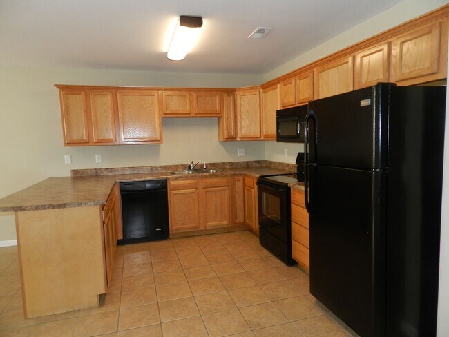 Building Photo - 107 Edna St