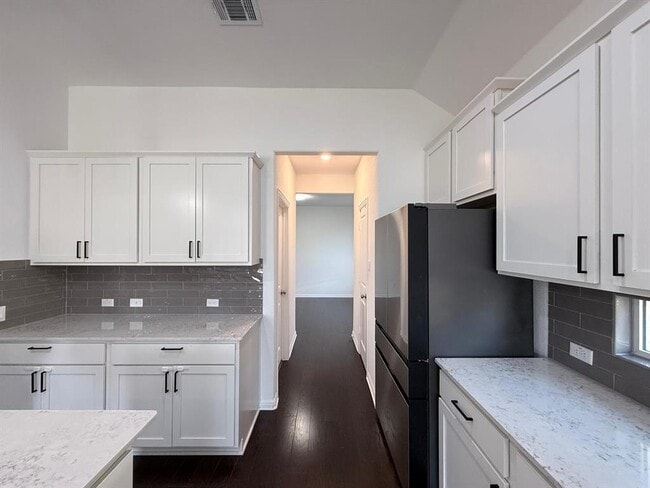 Building Photo - 160 Venti Cove