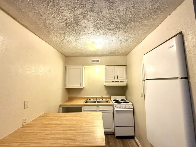 Building Photo - 801 M St NW