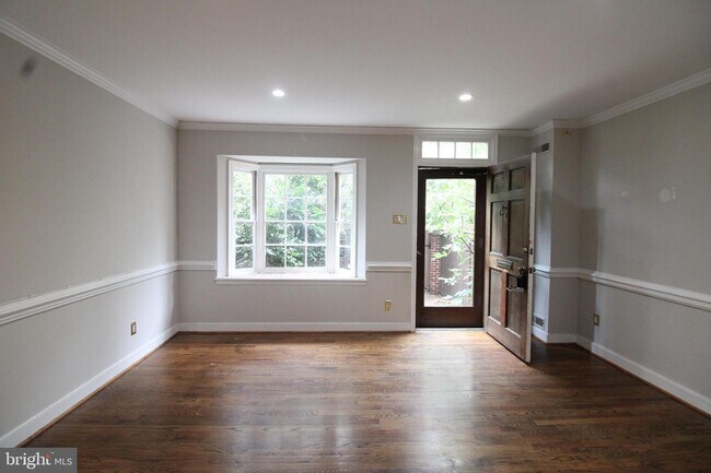 Foto del edificio - 604 Pendleton St