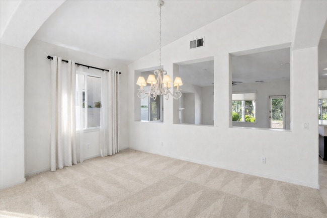 Building Photo - Single Level Rancho San Pasqual Home