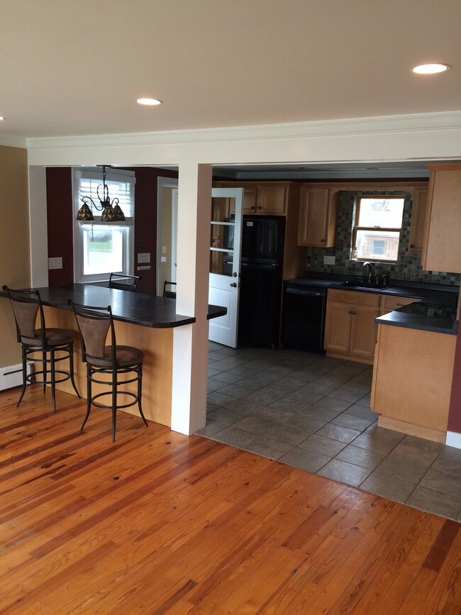 Kitchen - 28 Loring Ave