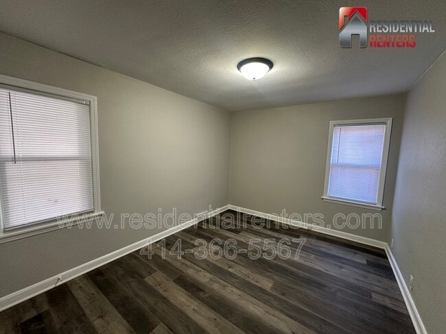 Building Photo - 4464 N 38th St