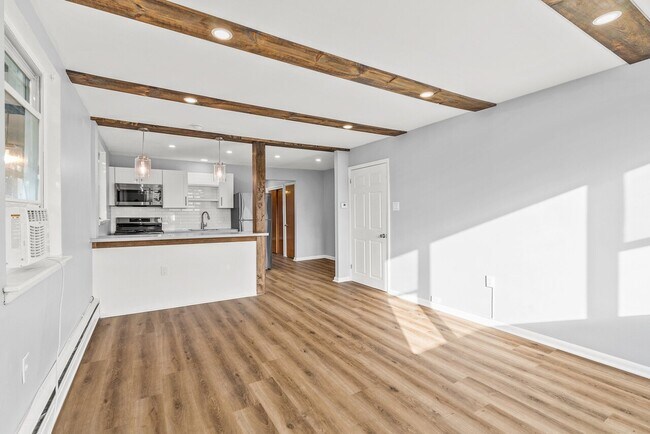 Building Photo - 1429 Bleigh Ave 2nd Fl