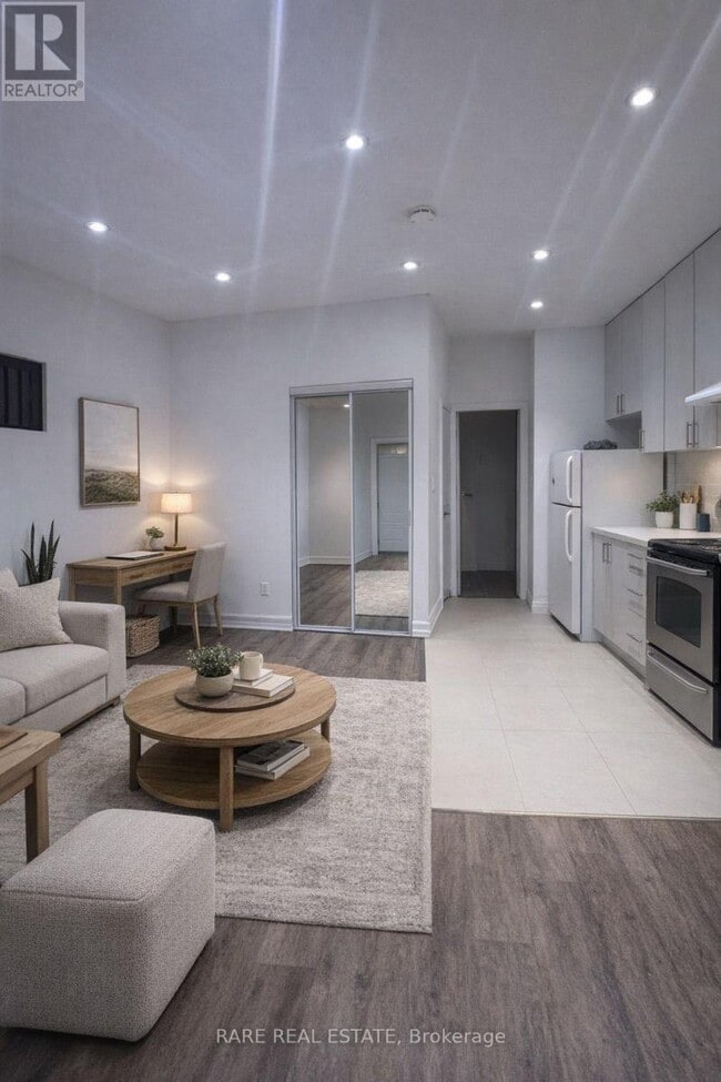 Building Photo - 488 Oakwood Ave