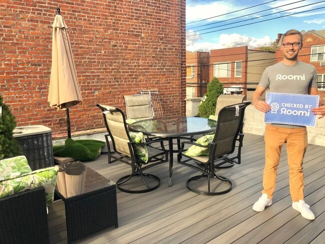 Foto del edificio - Private Bedroom in a 4 bedroom / 1 bathroom Home