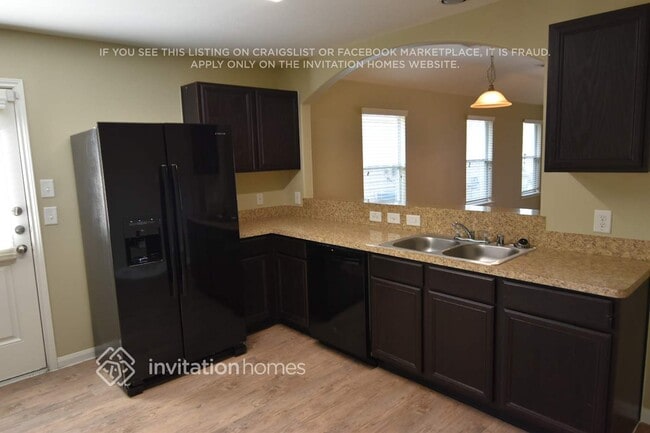 Building Photo - 18742 N Lyford Dr