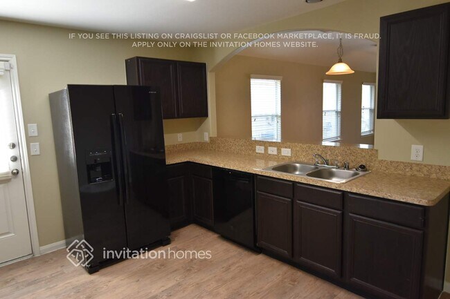 Foto del edificio - 18742 N Lyford Dr