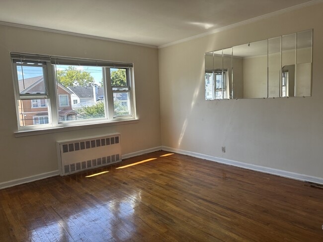 Building Photo - 15043 Bayside Ave