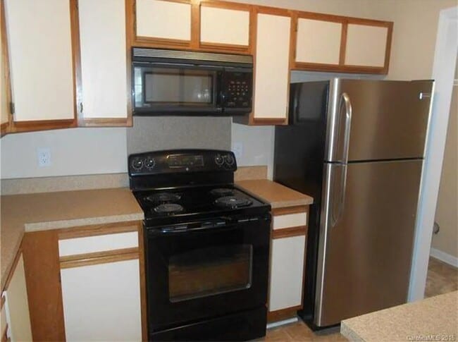 Building Photo - 6733 Bevington Ridge Rd