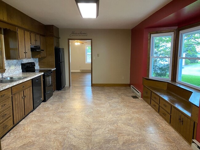 Building Photo - Coming soon! 4 Bedroom Farmhouse for Rent in Shippensburg