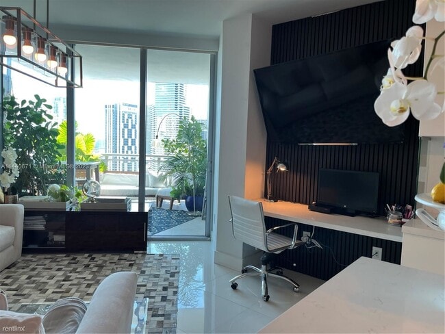 Foto del edificio - 1 br, 1 bath Condo - 350 S Miami Ave Apt 3007