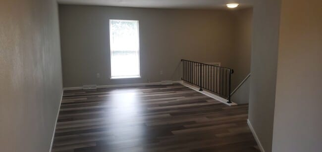 Building Photo - 4385-4387 Santa Anna Dr