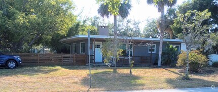 Building Photo - 450 McIntosh Rd