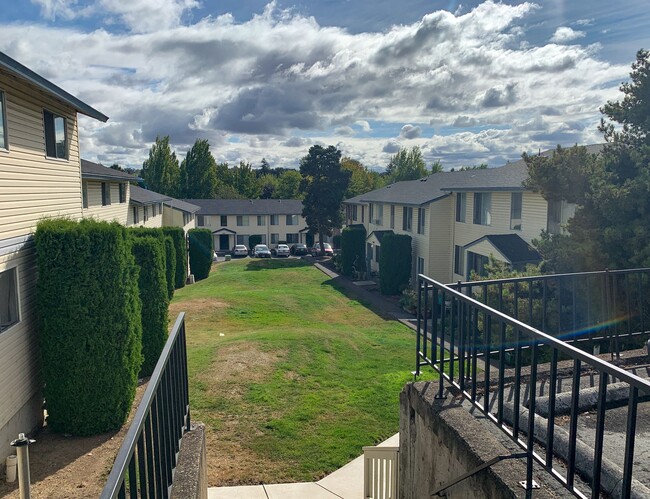 Building Photo - COLONIAL APARTMENTS