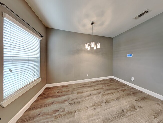 Building Photo - 1571 Fiji St