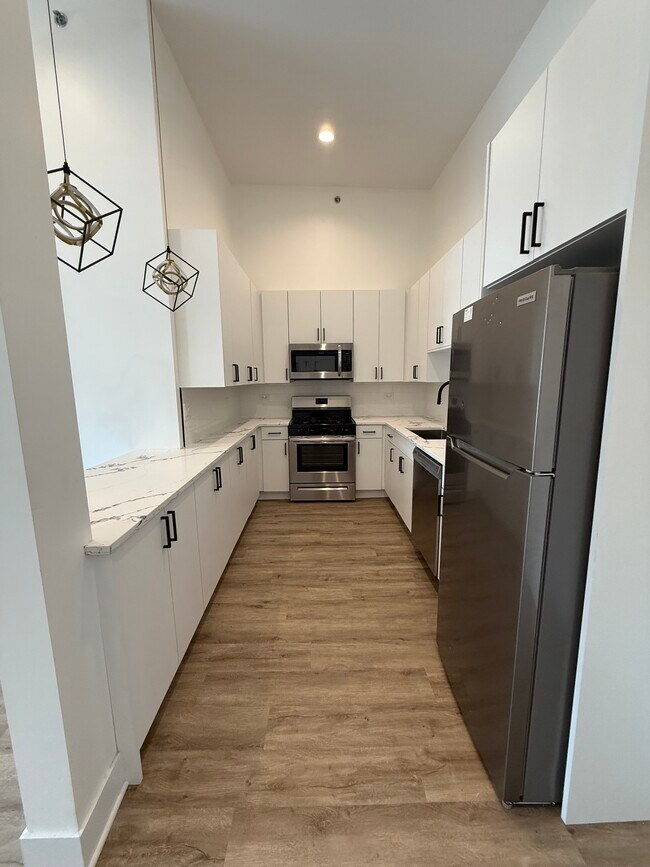 Foto del edificio - 4735 N Artesian Ave