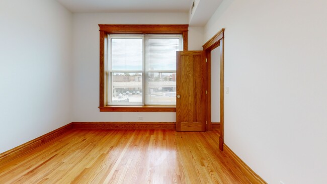 Foto del edificio - 3406 N Sheffield Ave