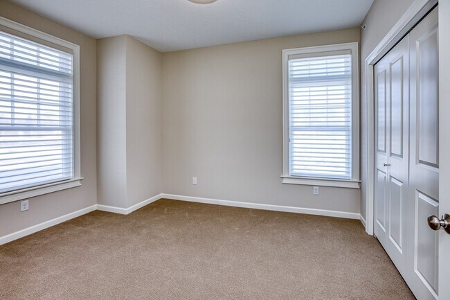 Foto del edificio - 608 Aldrich Ave