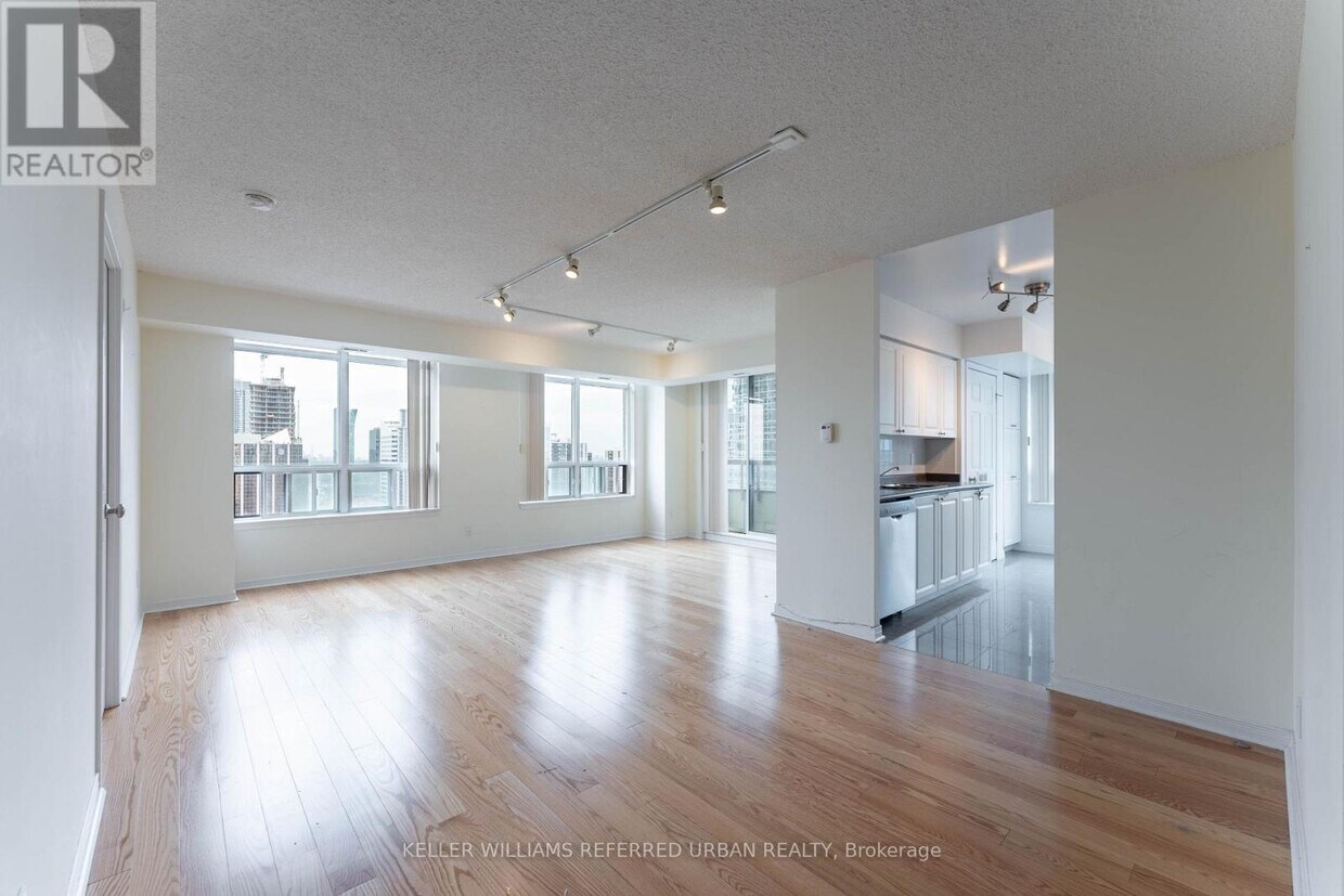 Photo principale - 911-33-2233 Empress Ave