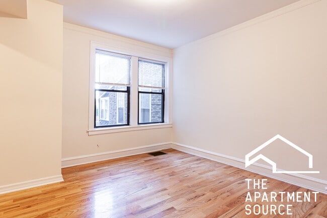 Foto del edificio - 1448 W Byron St