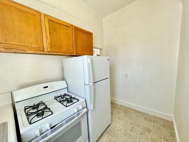 Foto del edificio - Charming Hayes Valley Studio! Location! La...