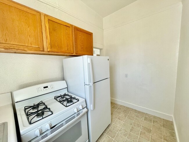 Building Photo - Charming Hayes Valley Studio! Location! La...