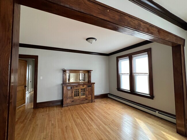 Diningroom - 3731 Harriet Ave