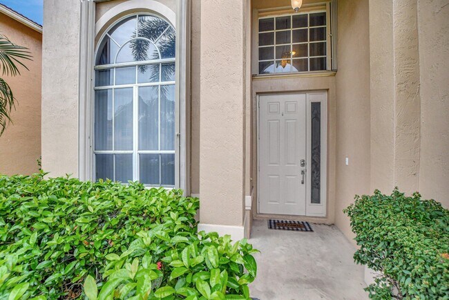 Building Photo - 7532 Colony Palm Dr