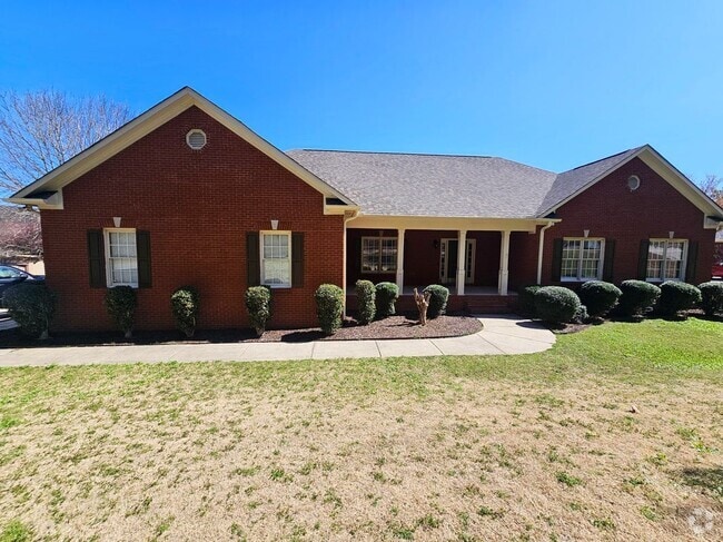 Building Photo - 2362 Little Cove Rd