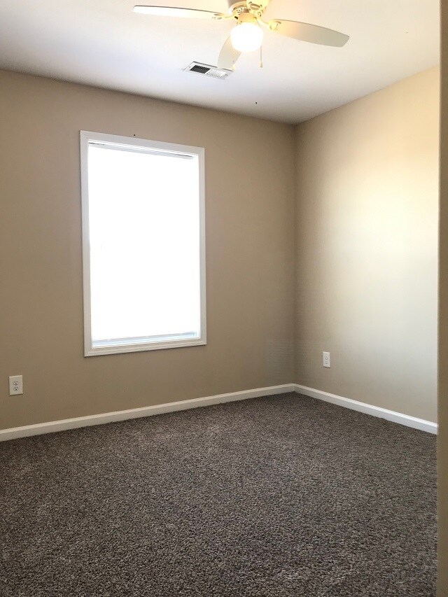 Foto del edificio - 812 Oak Arbor Ct