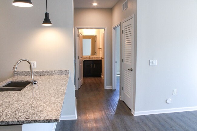 Foto del edificio - 3261 Redhawk St