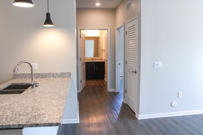 Foto del edificio - 3261 Redhawk St