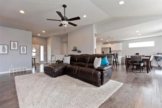 Building Photo - 4255 Windemere Way