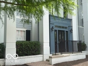 Building Photo - 12913 Tradd St