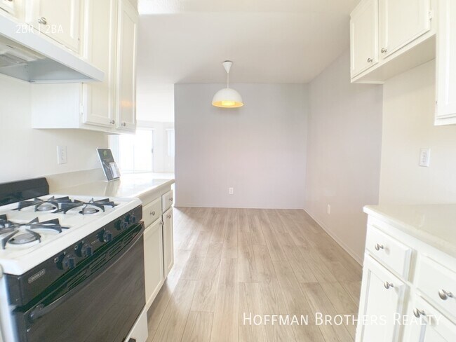 Foto del edificio - 4280 Lindblade Dr