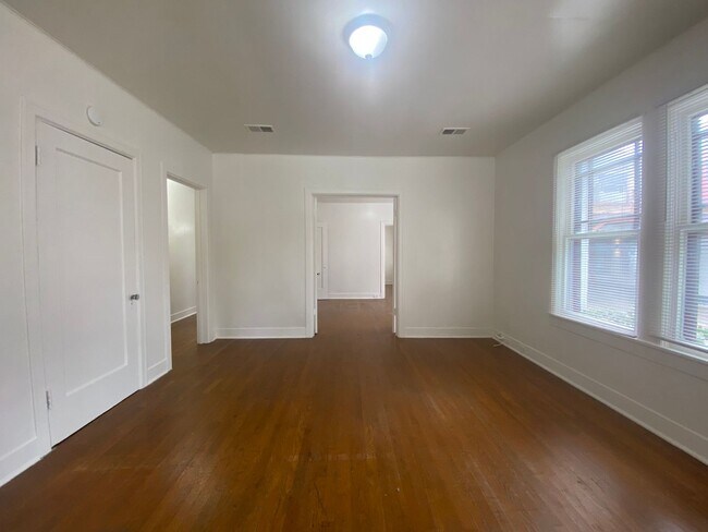 Building Photo - San Gabriel-2845