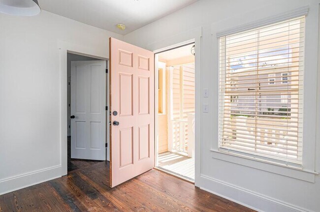 Foto del edificio - 1403 Jefferson St