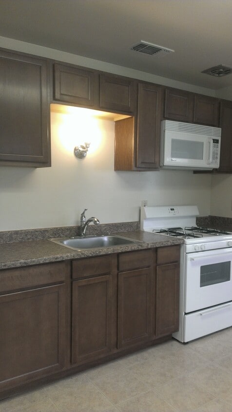 Primary Photo - Roseville Duplex