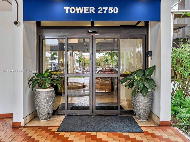 Foto del edificio - 2750 NE 183rd St