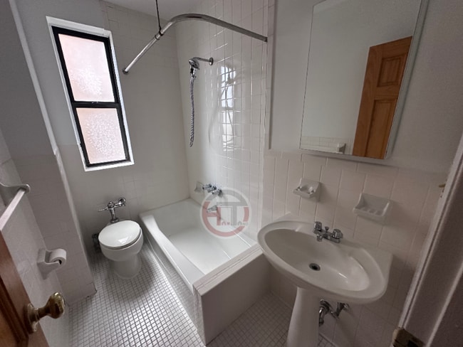 Photo - 2860 Buhre Ave Apartment