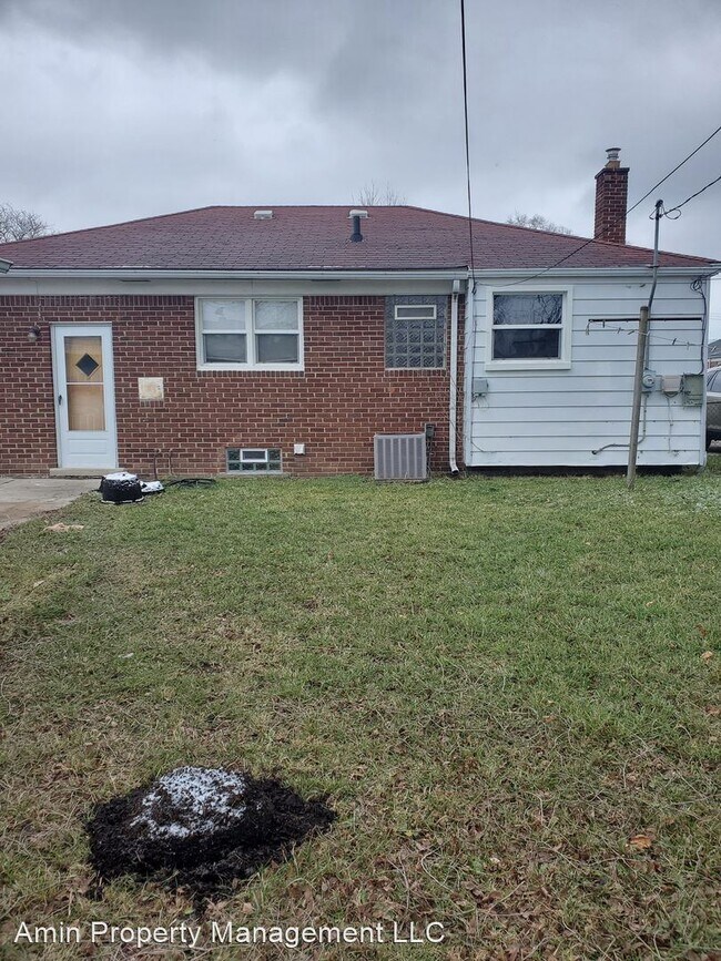 Building Photo - 3 br, 1.5 bath House - 28603 Hollywood