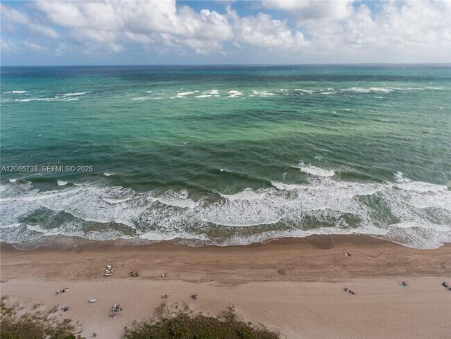 Foto del edificio - 1370 S Ocean Blvd