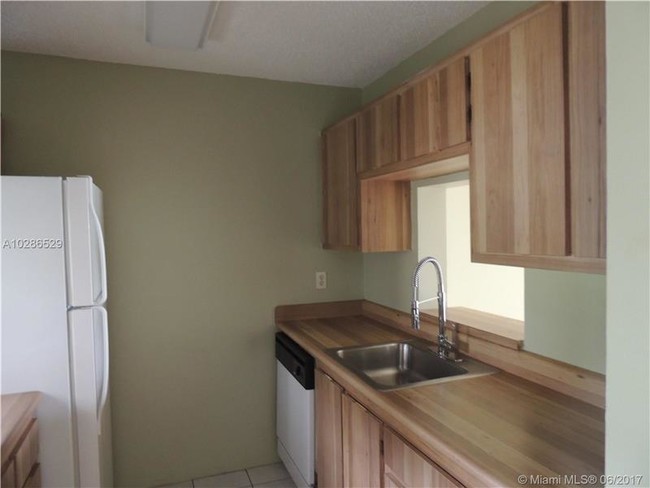 Foto del edificio - 7860 NW 50th St