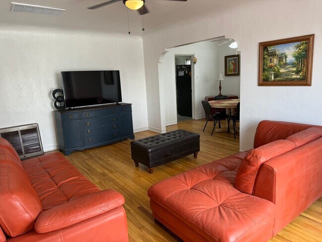 Foto del edificio - 4505 Pershing Dr