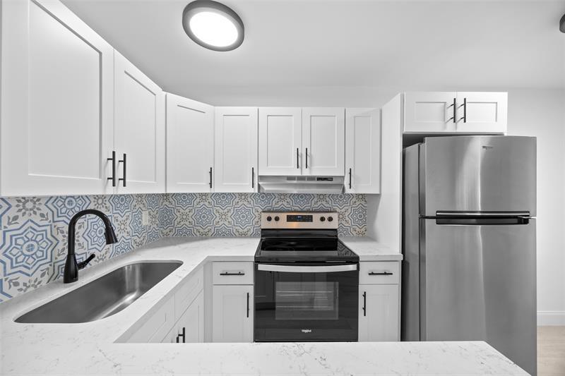 Primary Photo - 732 SE 15th St